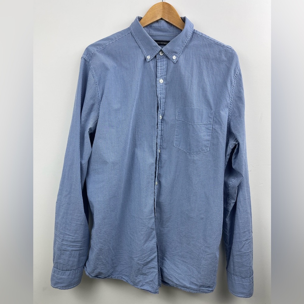 Banana Republic Men's Blue Gingham Button Down Shirt